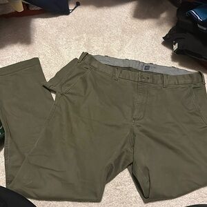 Men’s chino pants
